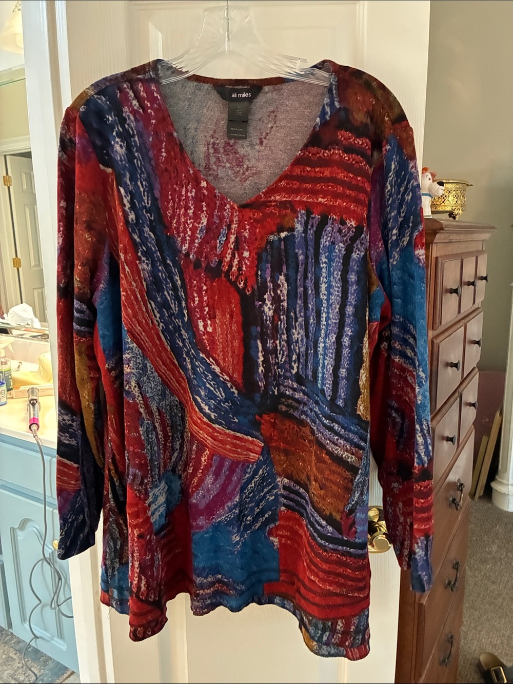 Ali Miles Multicolor V-Neck Long Sleeve Tunic Top — Red, Blue, Purple SZ L Art